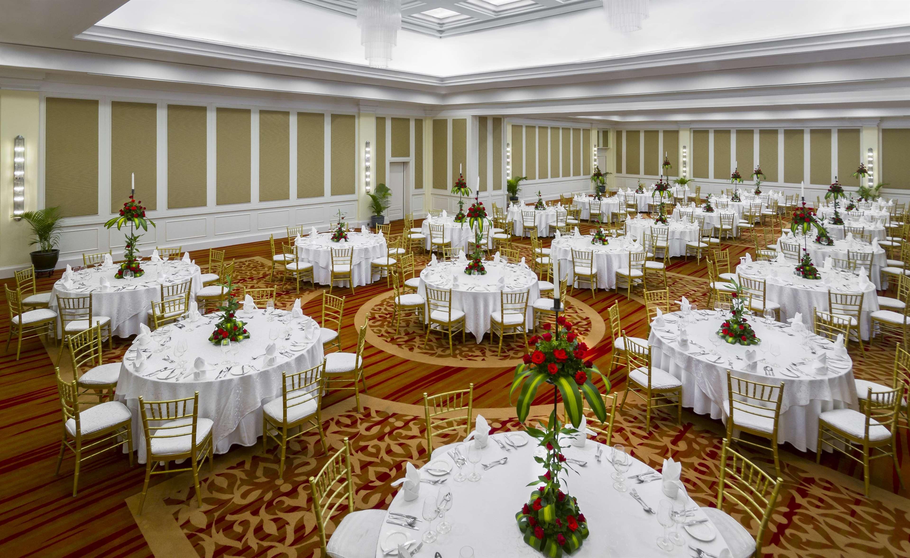 Raffles Hotel Le Royal Phnom Penh Exterior photo